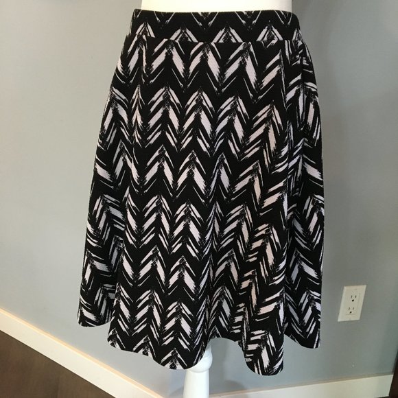 JOE B A-Line Black and White Skirt – M - Picture 1 of 4
